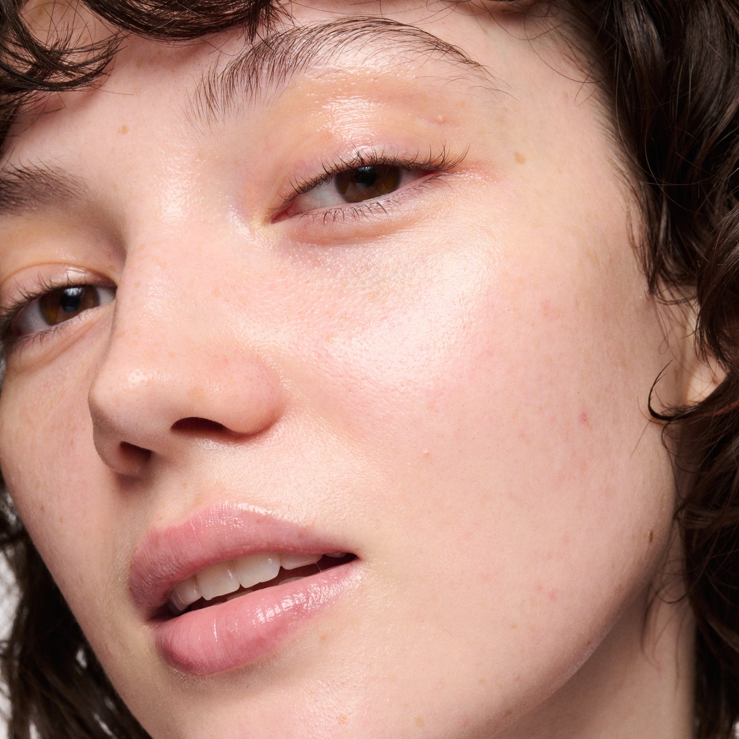Prep and Prime Natural Radiance with smooth makeup preparation for Daily Makeup