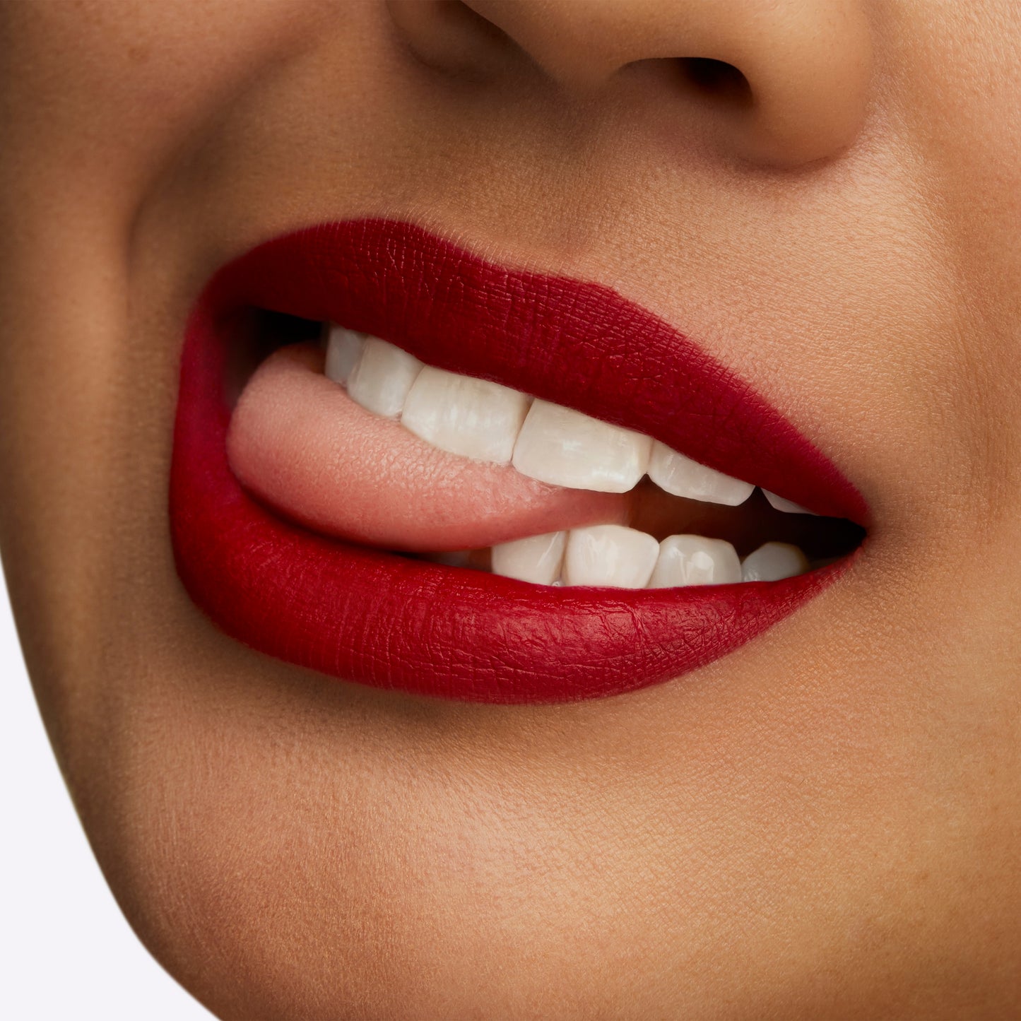 Retro Matte Lipstick with rich wearable color for Daily Makeup