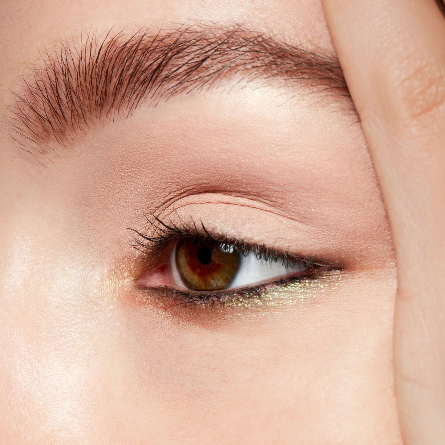 Pro Longwear Paint Pot with blendable eye color for Daily Makeup