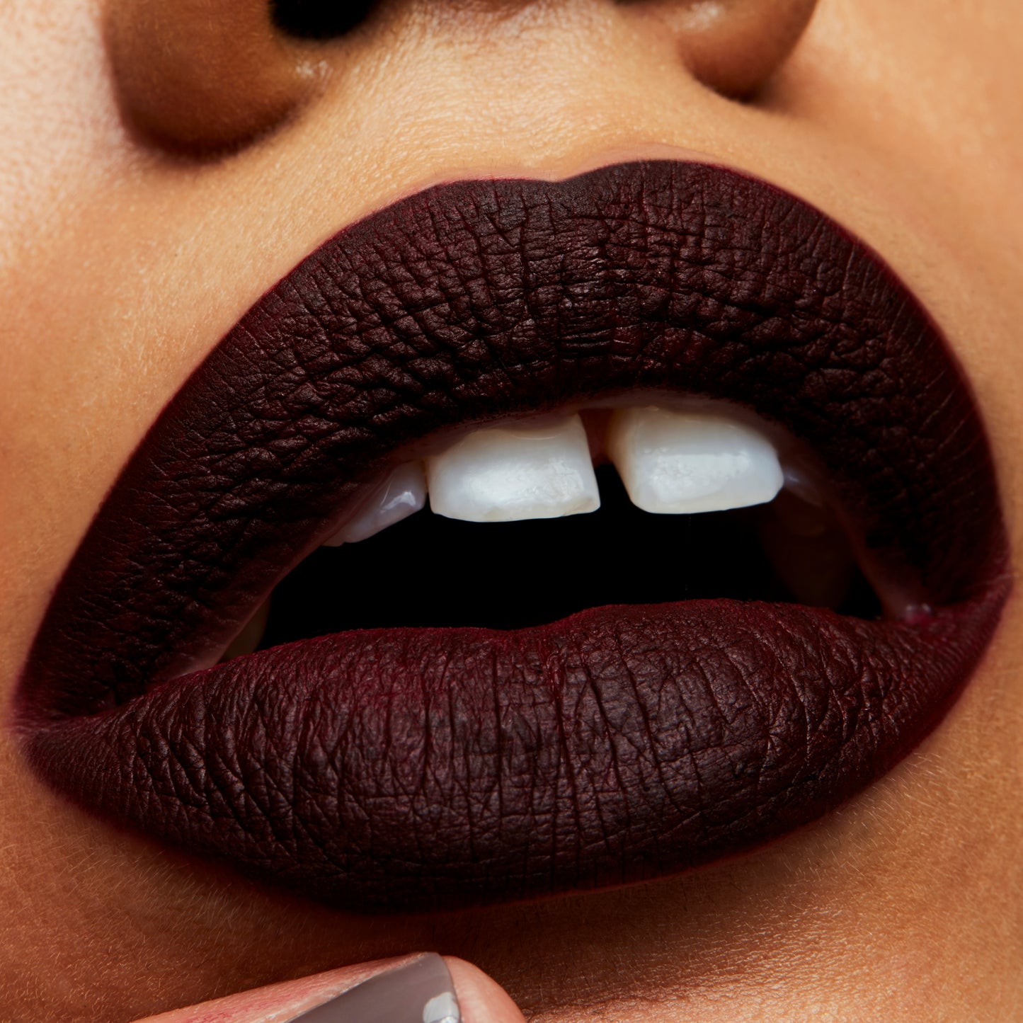 Retro Matte Liquid Lipcolour with smooth lasting color for Daily Makeup