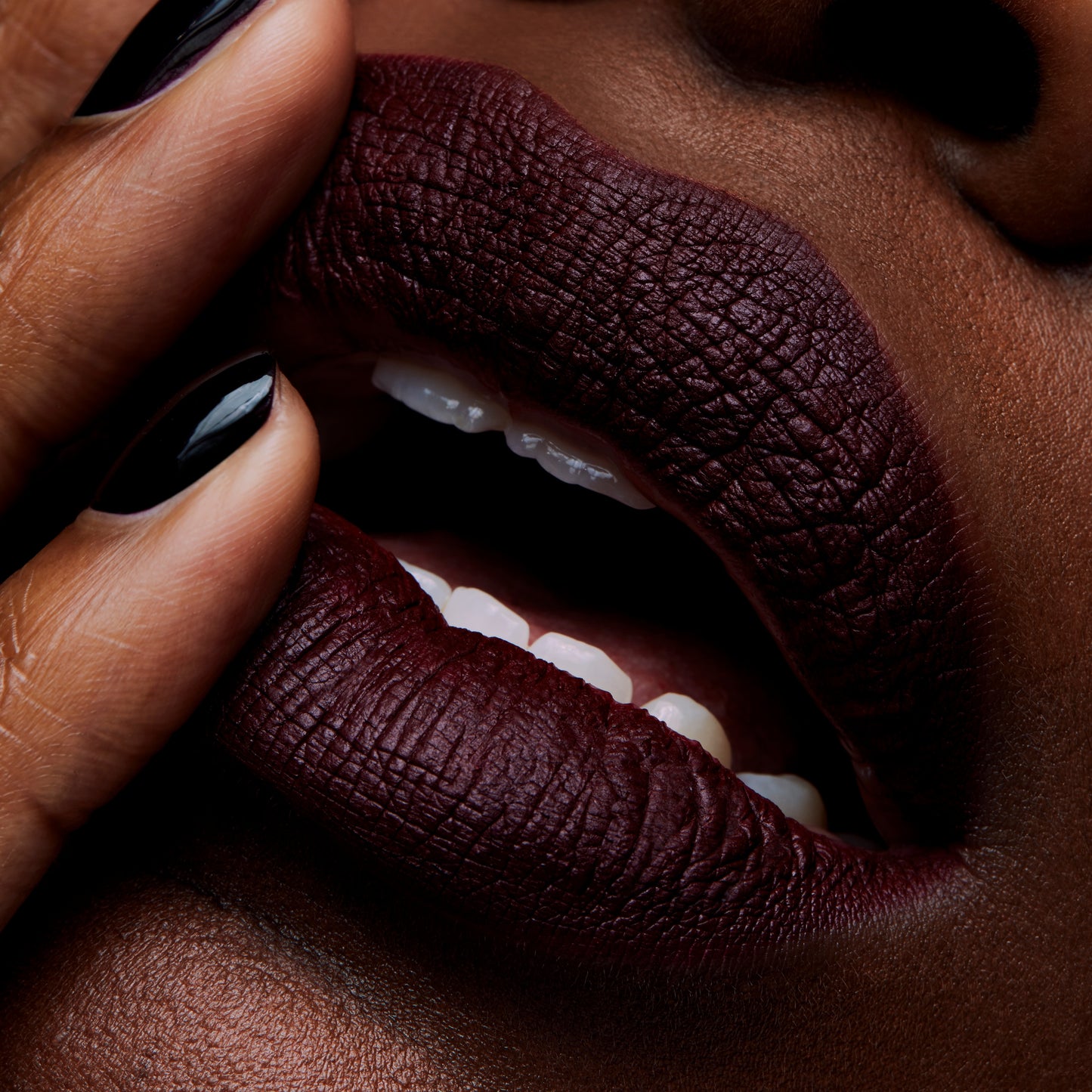 Retro Matte Liquid Lipcolour with smooth lasting color for Daily Makeup