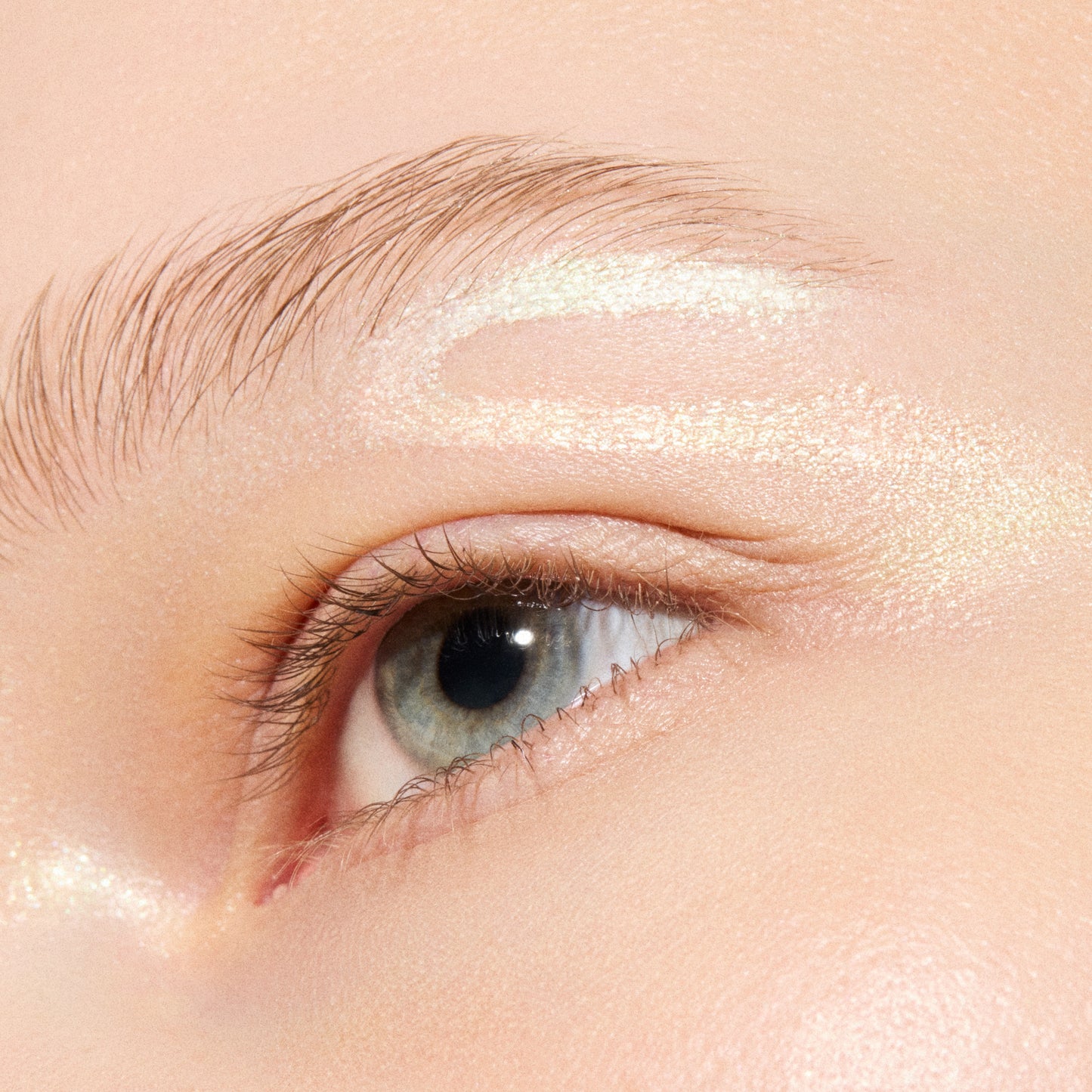 Prismatica Liquid Eye Liner with precise eye definition for Daily Makeup