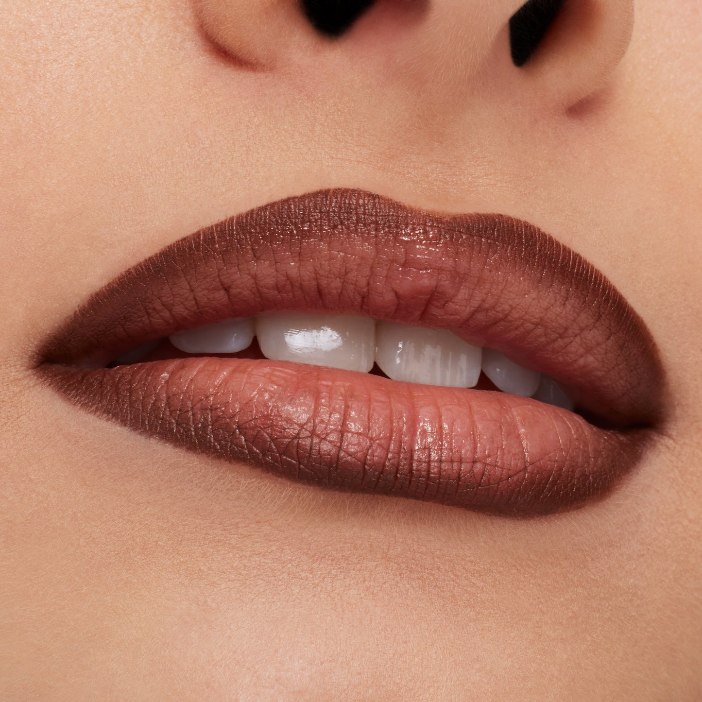 Lip Pencil Metamorphosis Collection with defined lip color for Daily Makeup
