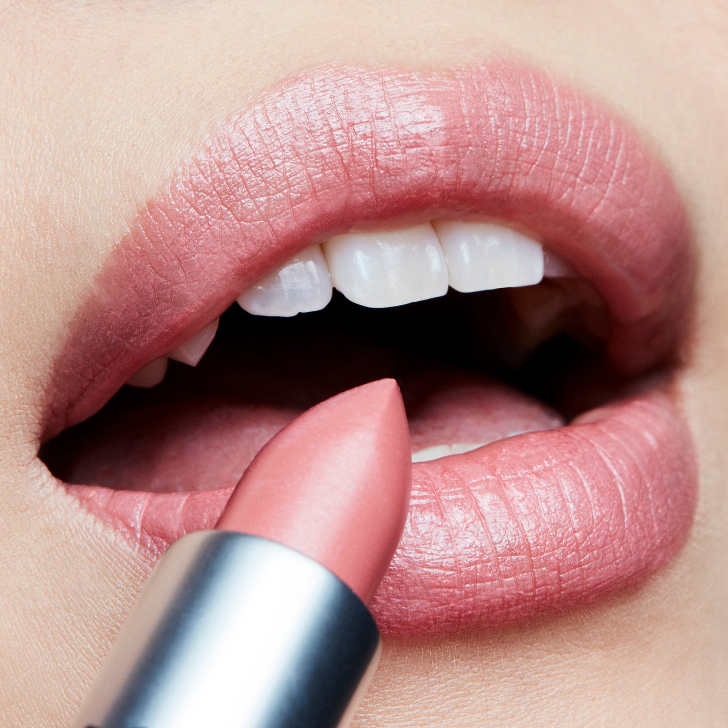 Frost Lipstick with rich wearable color for Daily Makeup