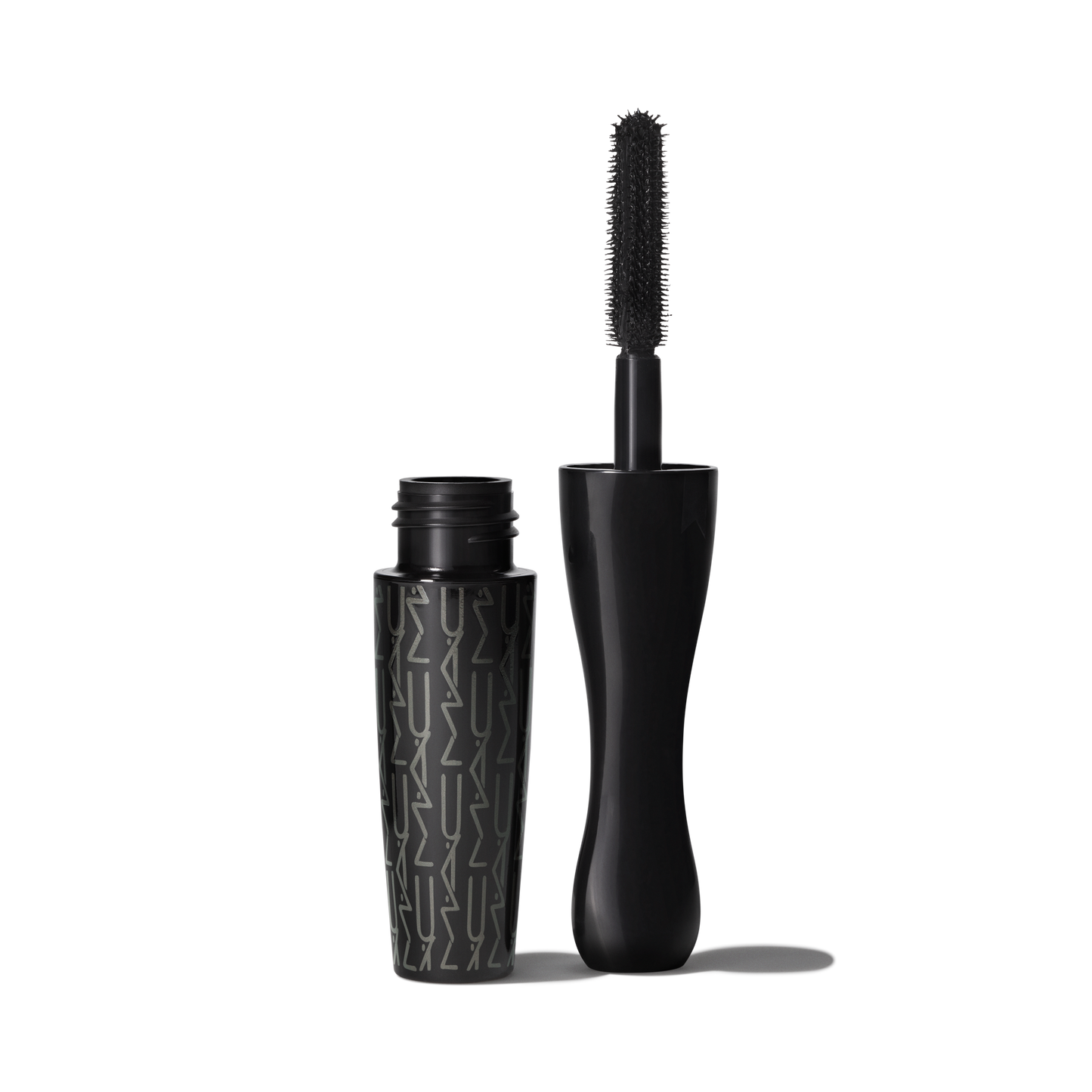 In Extreme Dimension Lash Mascara Mini M A C with defined looking lashes for Daily Makeup