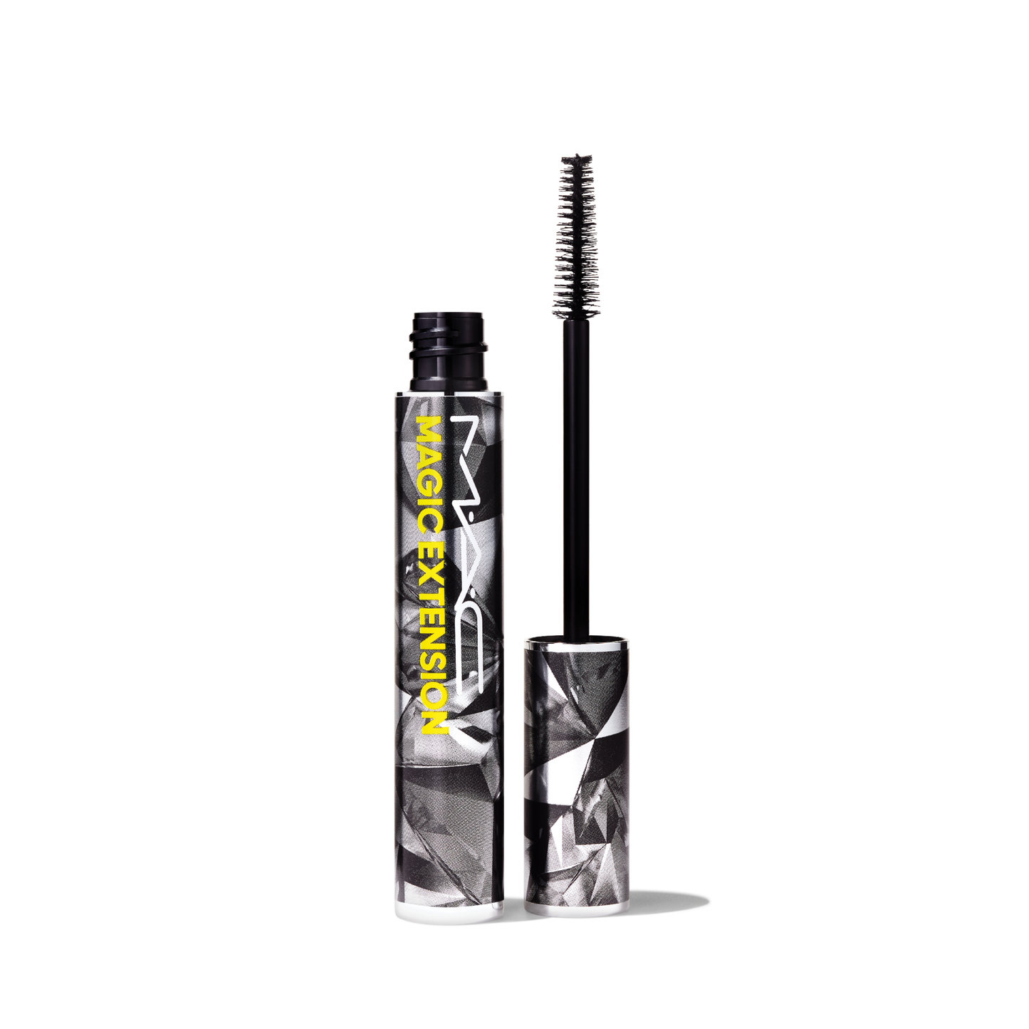 Magic Extension 5mm Fibre Mascara with defined looking lashes for Daily Makeup
