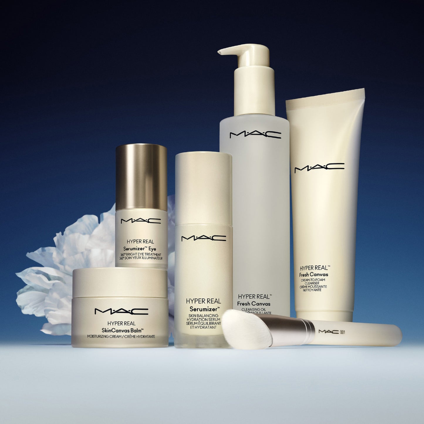 001 Serum and Moisturizer Brush with controlled product application for Daily Makeup